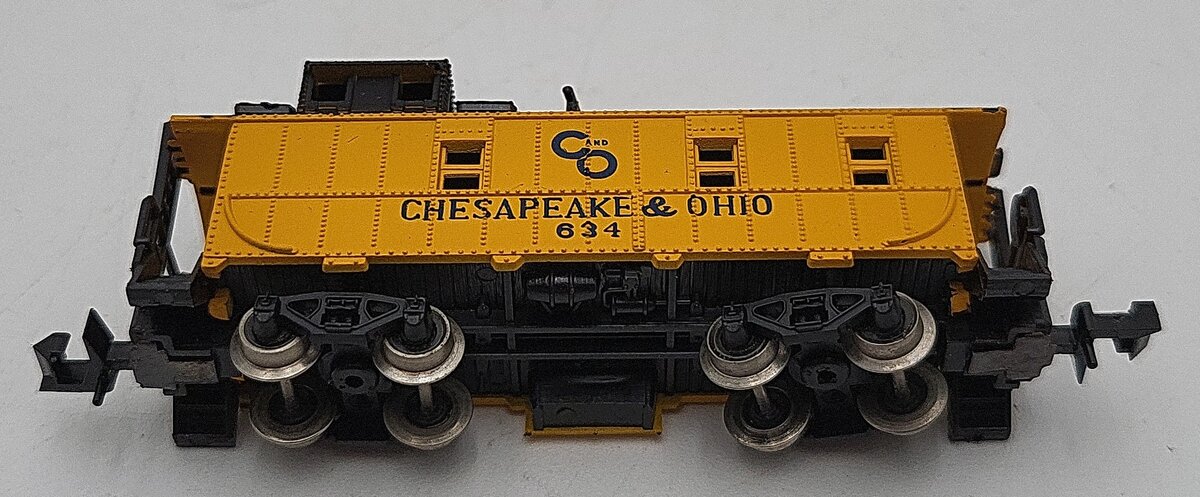 MRC 7082 N Scale Chesapeake And Ohio Caboose #634 LN/Box