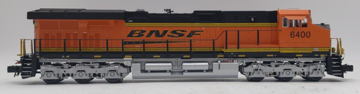 Lionel 1922061 O Gauge Legacy BNSF ES44AC Diesel Locomotive #6400 VG