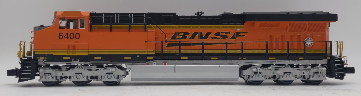Lionel 1922061 O Gauge Legacy BNSF ES44AC Diesel Locomotive #6400 VG