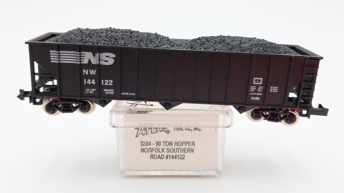 Atlas 3283 N Scale 90T Norfolk Southern Hopper #144122 LN/Box