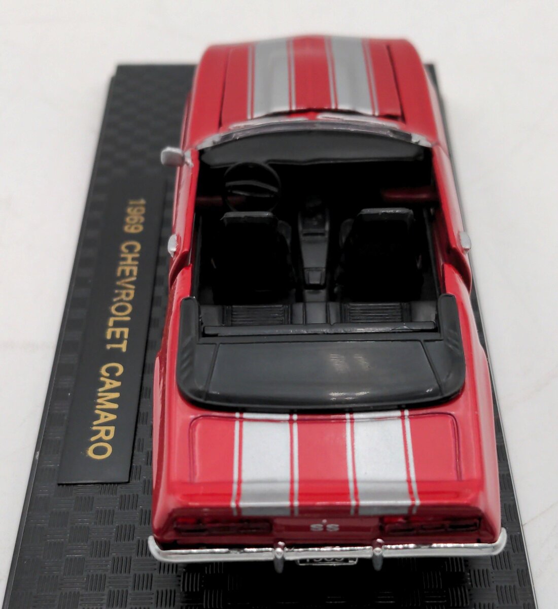 Road Champs 20603 1:43 Diecast Red w/Silver Stripes 1969 Chevrolet Camaro EX