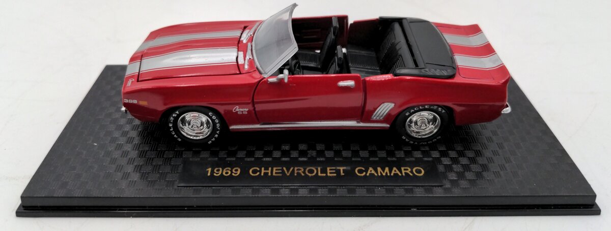 Road Champs 20603 1:43 Diecast Red w/Silver Stripes 1969 Chevrolet Camaro EX