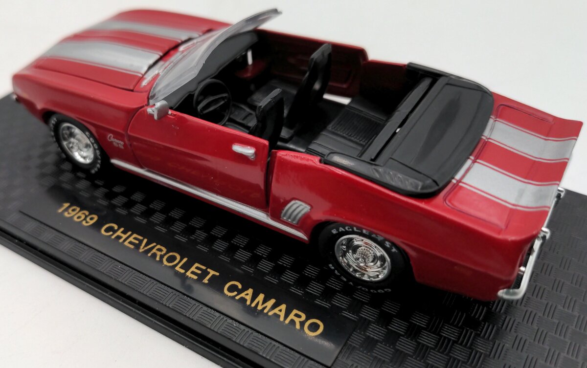 Road Champs 20603 1:43 Diecast Red w/Silver Stripes 1969 Chevrolet Camaro EX