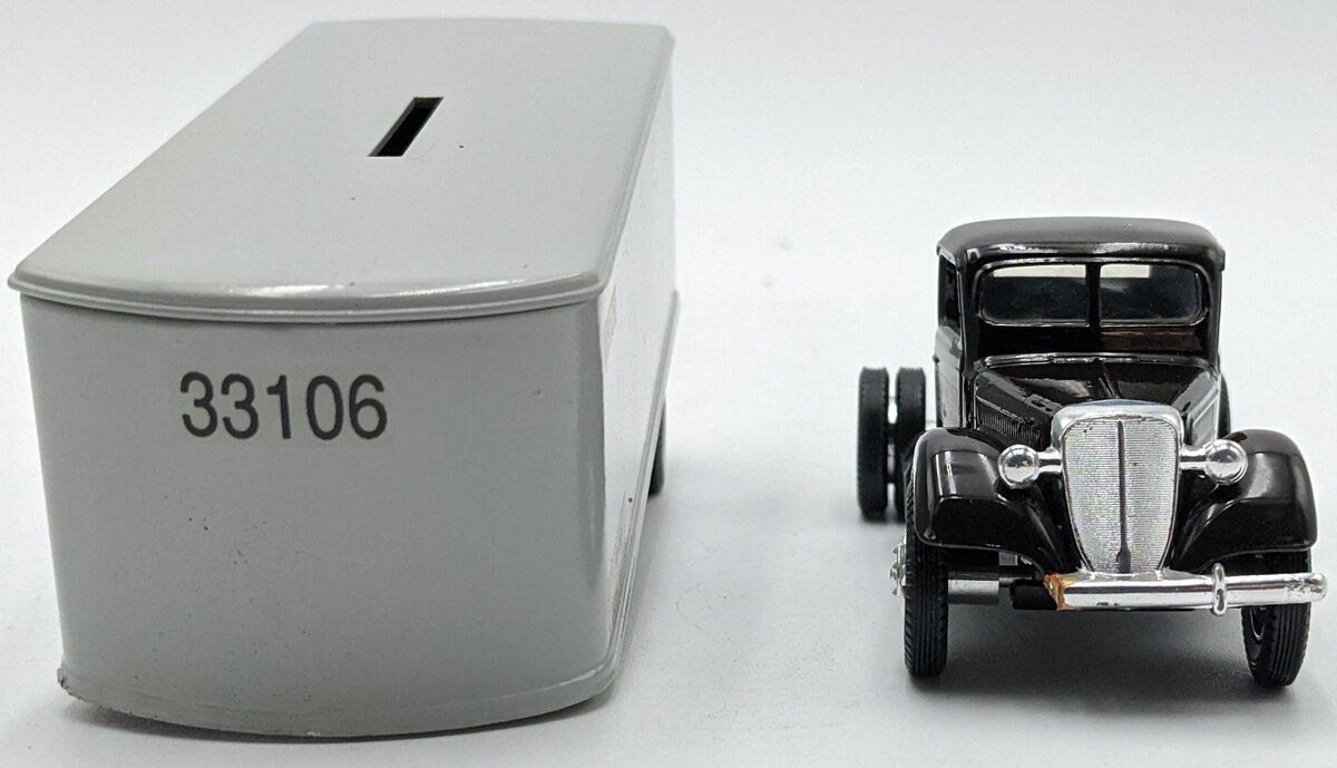Ertl 9030 1:64 Diecast UPS Semi Tractor Coin Bank VG/Box