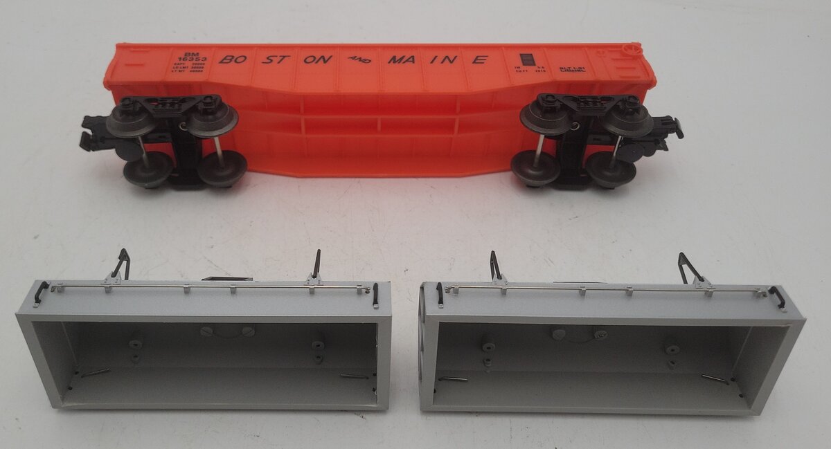 Lionel 6-16353 O Gauge Boston & Maine Gondola w/Coil Covers EX/Box