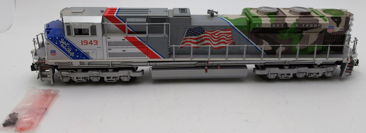 Lionel 6-85315 O Gauge Union Pacific SD70ACe Diesel with Bluetooth/LCS #1943 EX