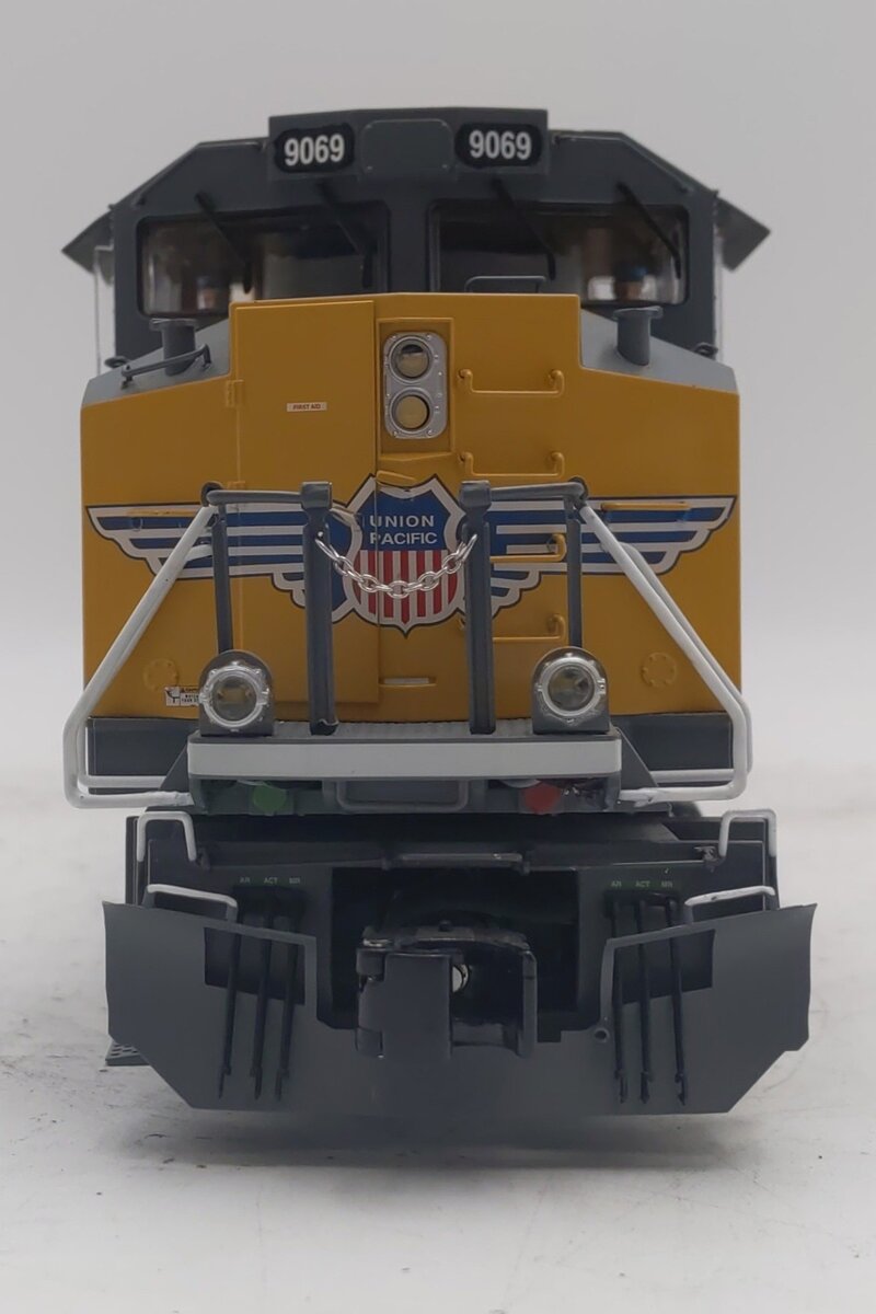 Lionel 2033322 O Union Pacific SD70AH Diesel Locomotive #9069 EX