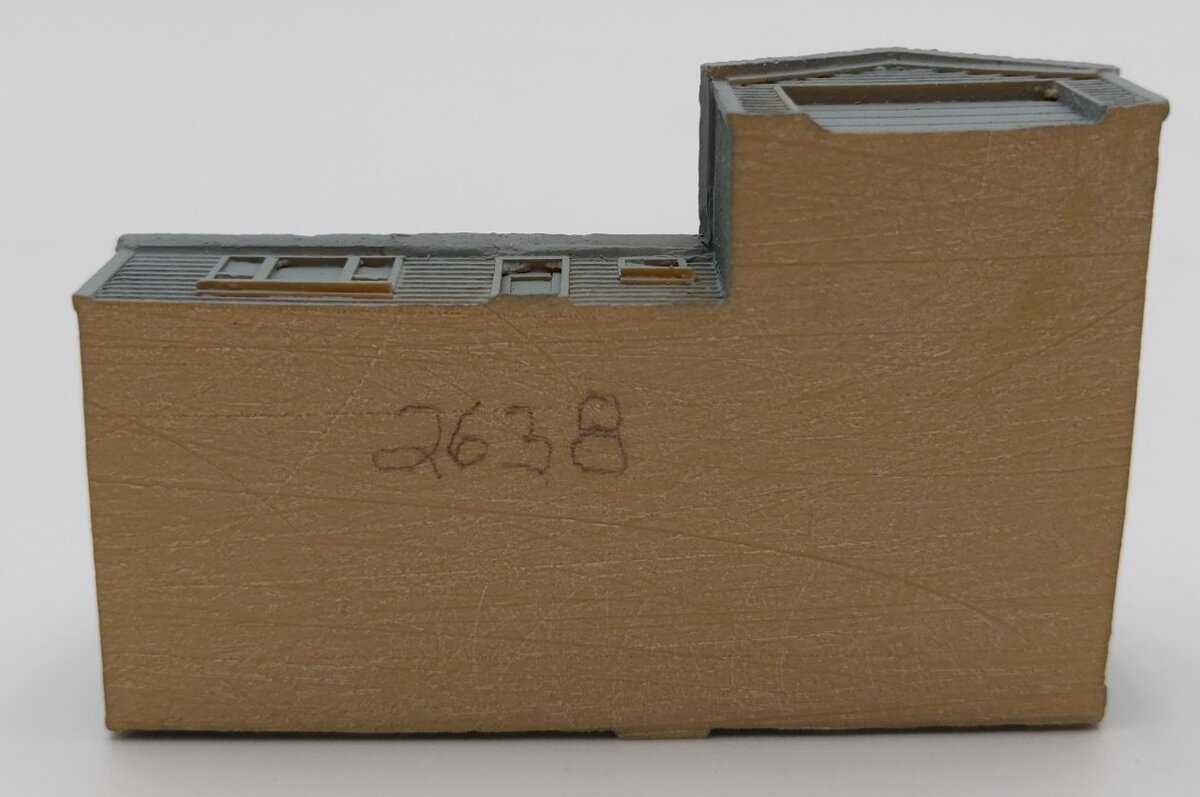 Marklin 2638 Z Mini-Club Ranch House Cast Resin Measures 2 1/2 Wide X 1 1/2 Deep LN