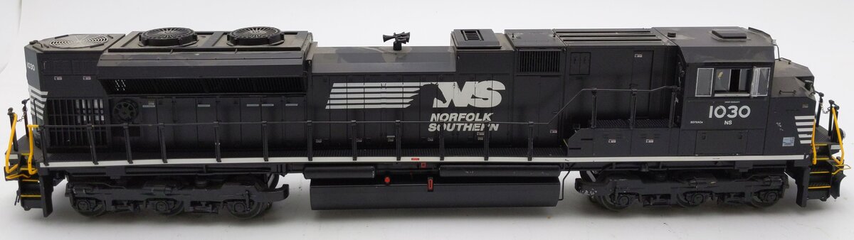 Lionel 6-85055 Norfolk Southern Legacy SD70ACE Diesel Locomotive #1030 EX