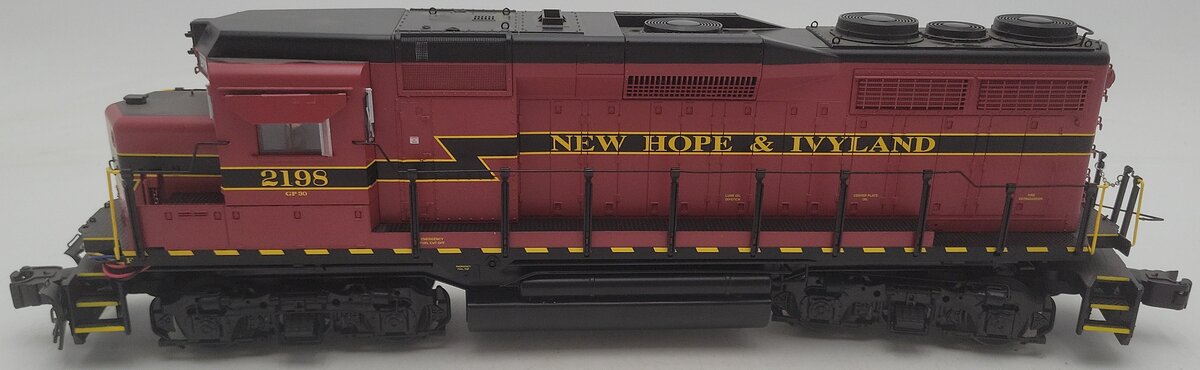 Lionel 2122160 O New Hope & Ivyland LEGACY Excursion Passenger Train #2198 VG