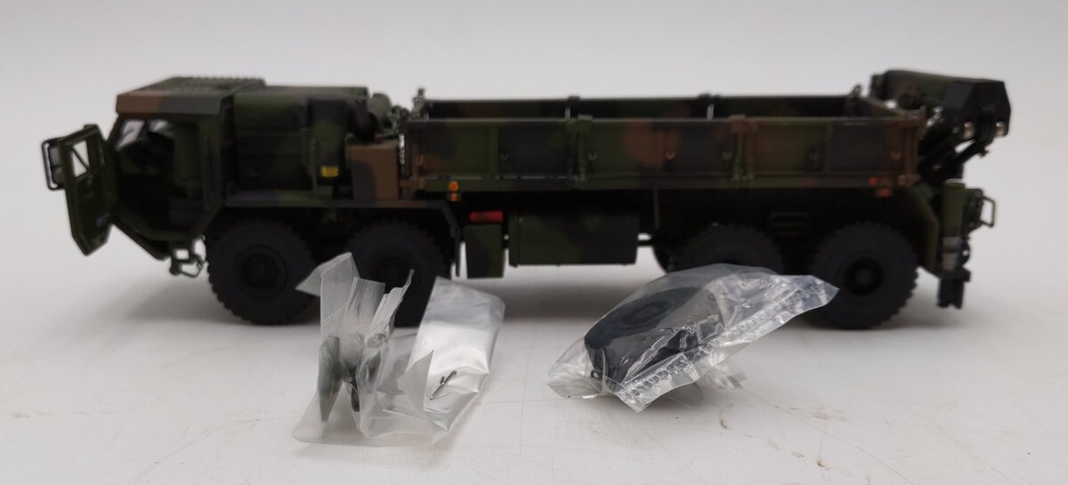 Oshkosh 1:50 Scale Diecast HEMTT M985 A2 Cargo Truck - Green Camo EX