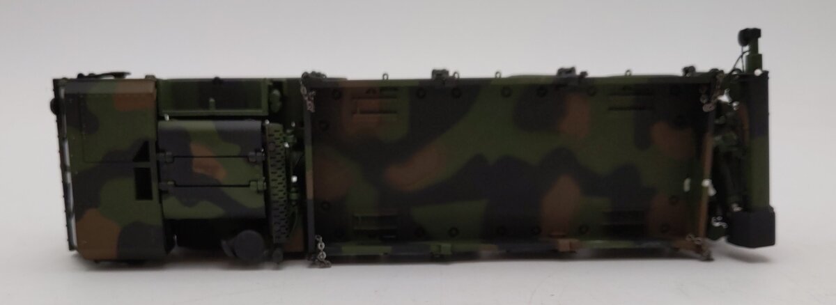 Oshkosh 1:50 Scale Diecast HEMTT M985 A2 Cargo Truck - Green Camo EX