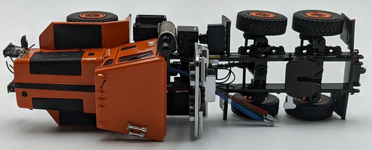 Sword Models SW3005-O 1:50 Diecast Orange P-Series 3-Axle 4x4 Snow Plow VG/Box