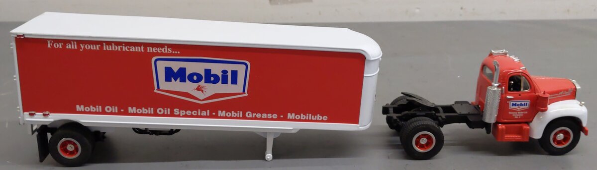 First Gear 19-1556 1:34 Diecast Model B-6 1960 Mobil Oil Mack Tractor & Trailer EX/Box