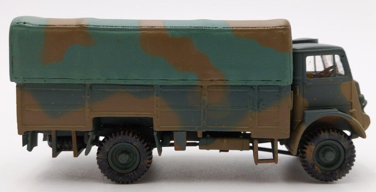 Corgi CC60301 1:50 Bedford QLT Carrier - Royal Navy, 1944 Military Vehicle EX/Box