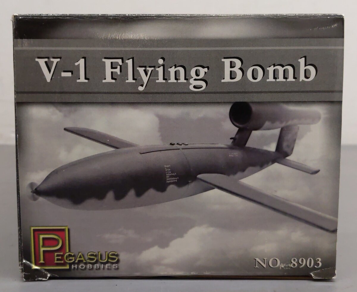 Pegasus Hobby 8903 1:18 V1 Flying Bomb Assembled EX/Box