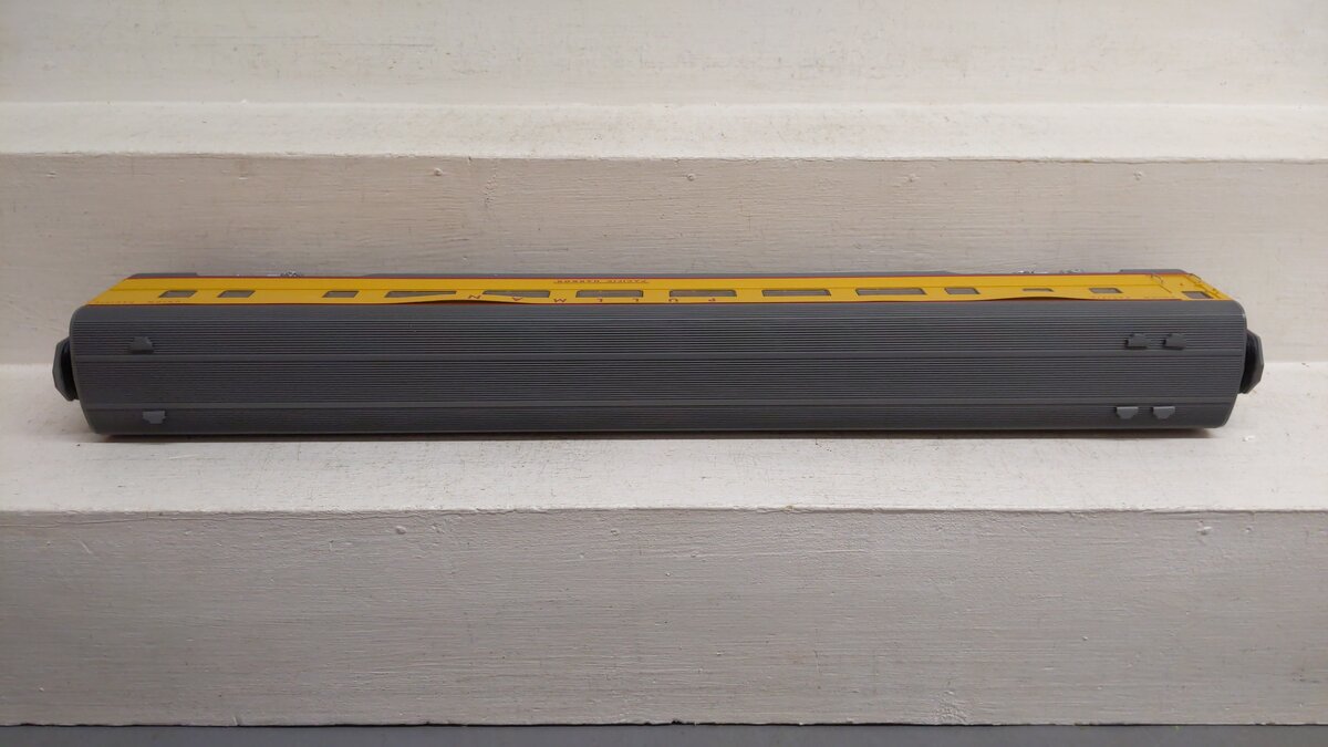 Lionel 1927060 O Gauge Union Pacific Pacific Harbor 21" Passenger Car EX/Box