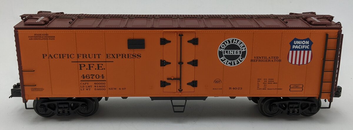 MTH 20-94227 O Gauge Pacific Fruit Express 40' Steel Sided Reefer Car #46704 VG
