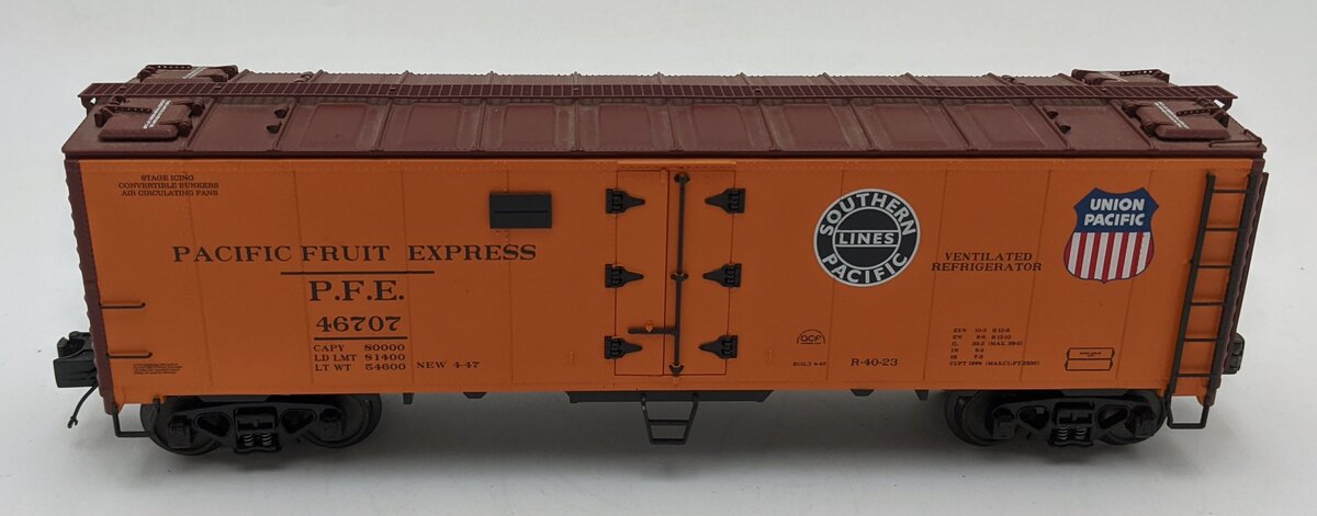 MTH 20-94227 O Gauge Pacific Fruit Express 40' Steel Sided Reefer Car #46707 VG
