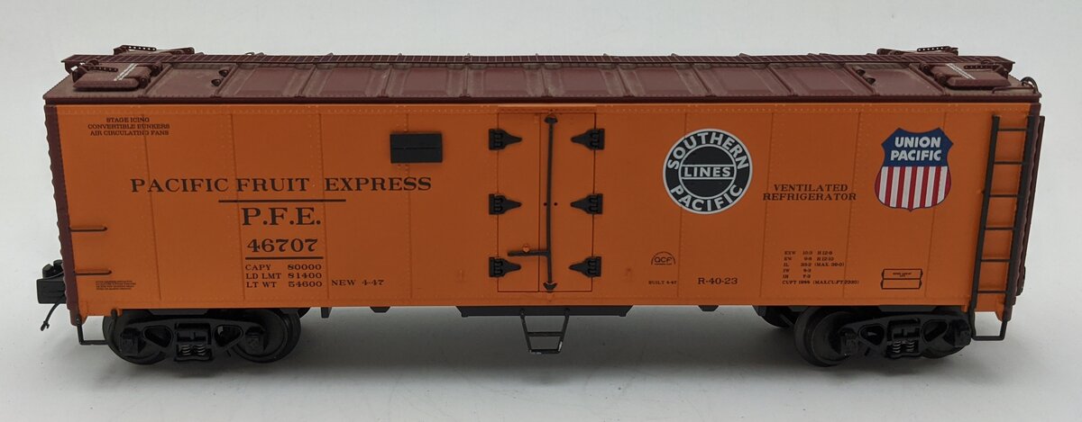 MTH 20-94227 O Gauge Pacific Fruit Express 40' Steel Sided Reefer Car #46707 VG