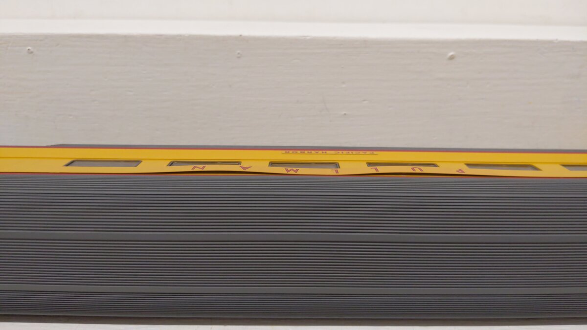 Lionel 1927060 Union Pacific Challenger 21" Passenger Car Expansion Set EX/Box