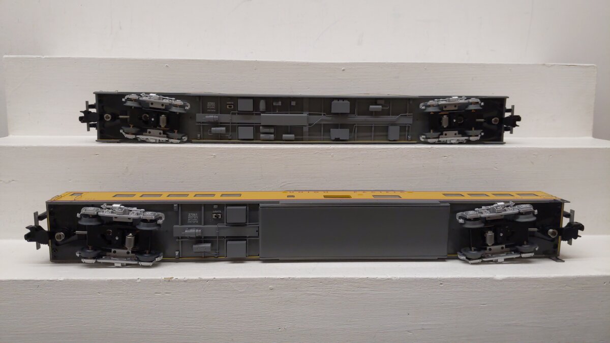 Lionel 1927060 Union Pacific Challenger 21" Passenger Car Expansion Set EX/Box