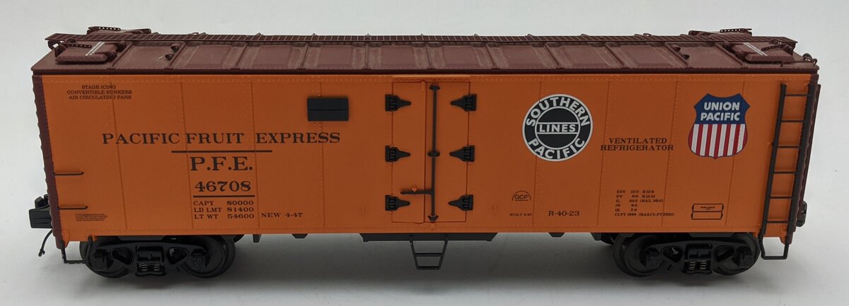 MTH 20-94227 O Gauge Pacific Fruit Express 40' Steel Sided Reefer Car #46708 VG
