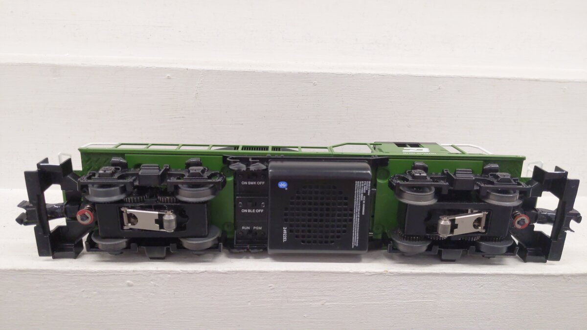 Lionel 2234170 O Burlington Northern LionChief Plus 2.0 Diesel Locomotive #2054 EX/Box
