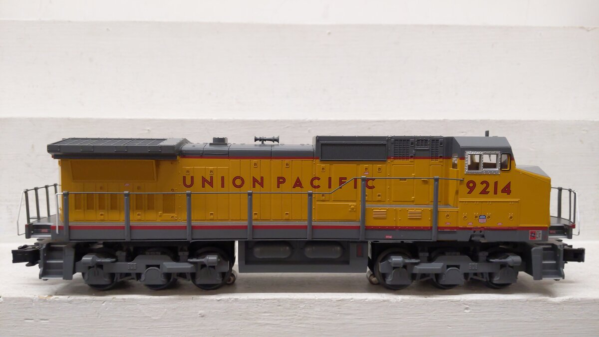 Lionel 2234210 O Union Pacific Lionchief Dash 8 Diesel Locomotive #9214 EX/Box