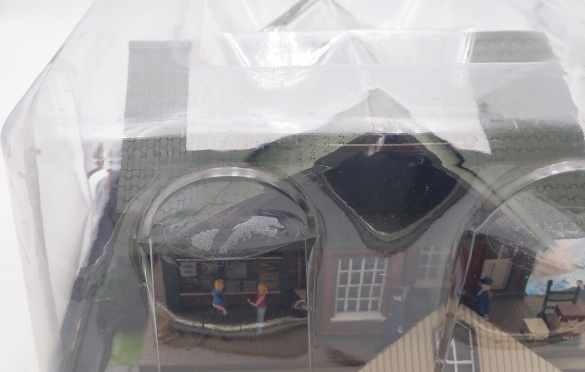 Menards 279-4436 O Scale Menardsville Station VG/Box