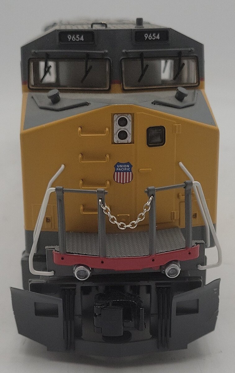 Lionel 1933273 O Union Pacific C44-9W Dummy Diesel Locomotive #9654 VG