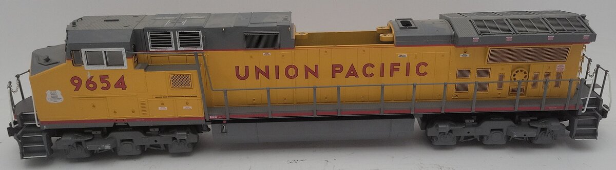 Lionel 1933273 O Union Pacific C44-9W Dummy Diesel Locomotive #9654 VG
