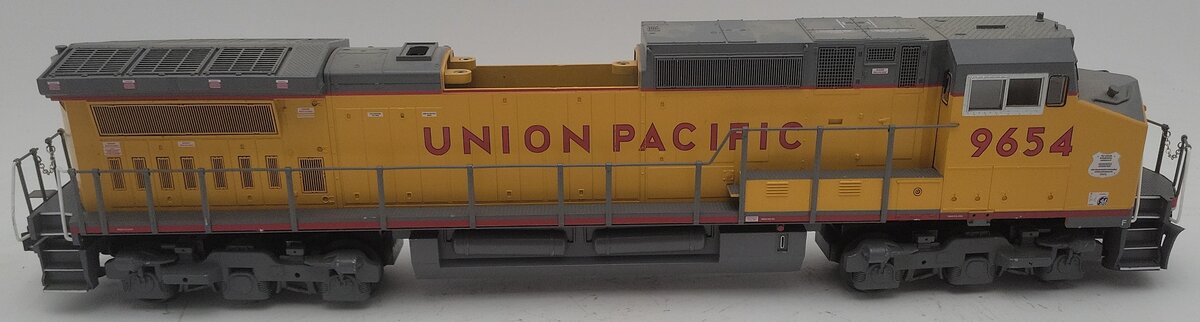 Lionel 1933273 O Union Pacific C44-9W Dummy Diesel Locomotive #9654 VG