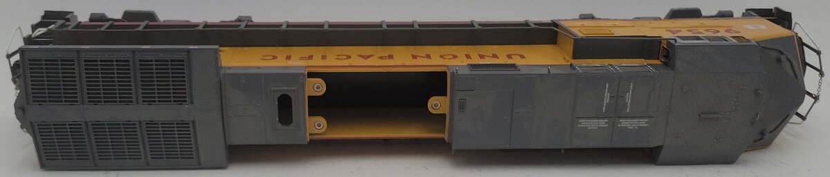 Lionel 1933273 O Union Pacific C44-9W Dummy Diesel Locomotive #9654 VG