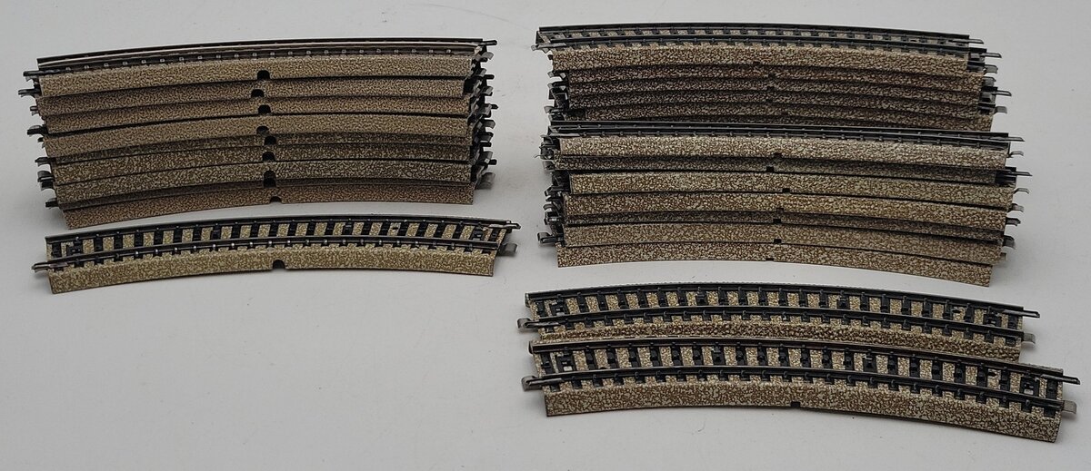 Marklin 5100 HO Scale Metal Curved Track (30) EX