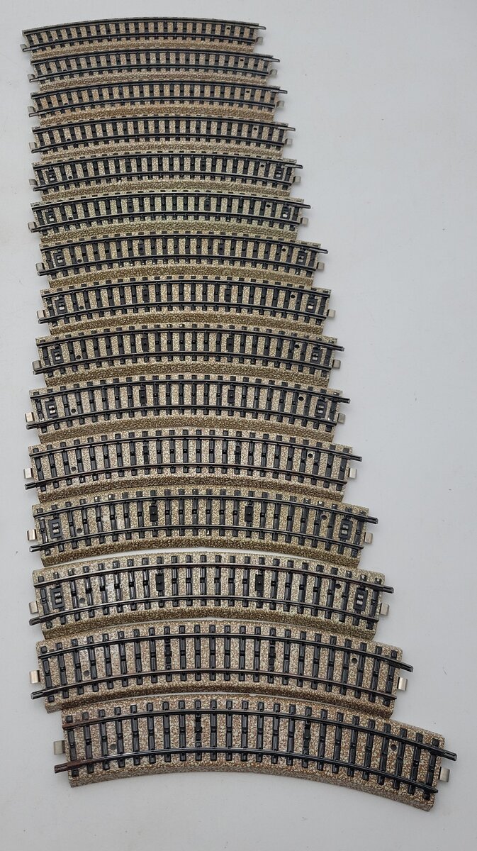 Marklin 5100 HO Scale Metal Curved Track (30) EX
