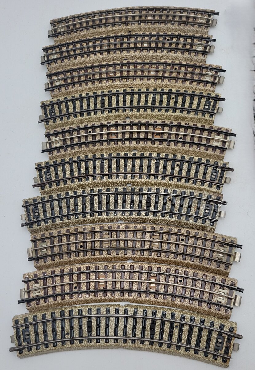 Marklin 5100 HO Scale Metal Curved Track (30) EX