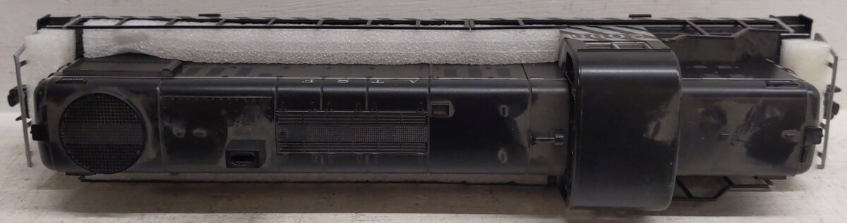 Lionel 6-84697 O Santa Fe LionChief Plus RS3 Diesel Locomotive w/Bluetooth #2099 EX