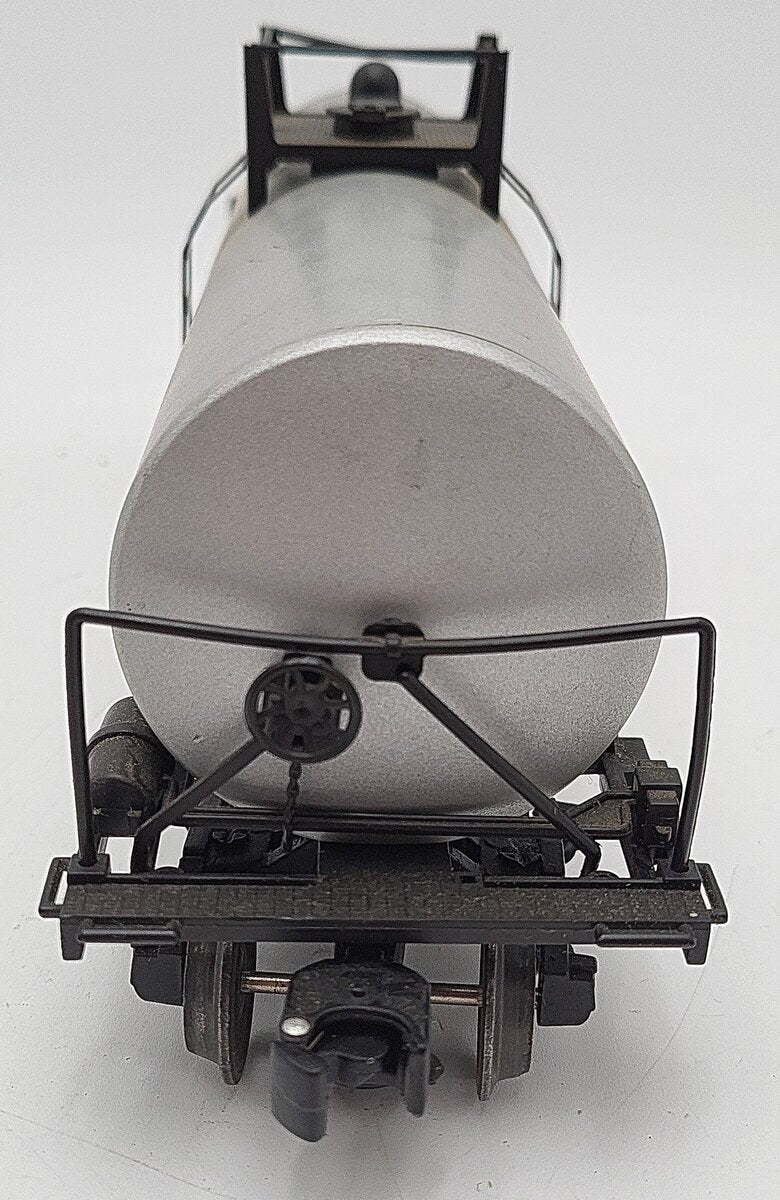 Lionel 6-17910 O Gauge Sunoco Unibody Tank Car #7900 EX