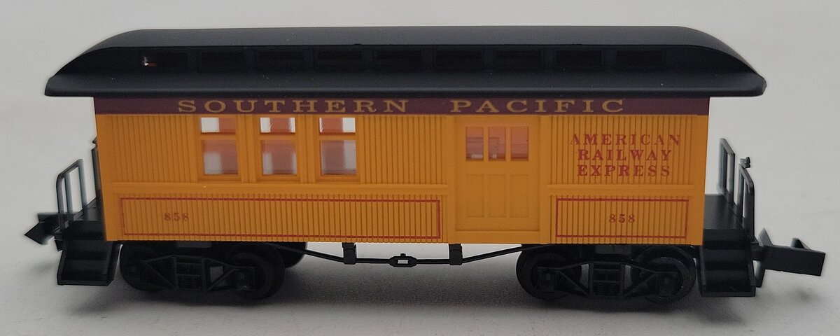 Roundhouse 85203 N Scale Southern Pacific Overton Combine Passenger Car NIB