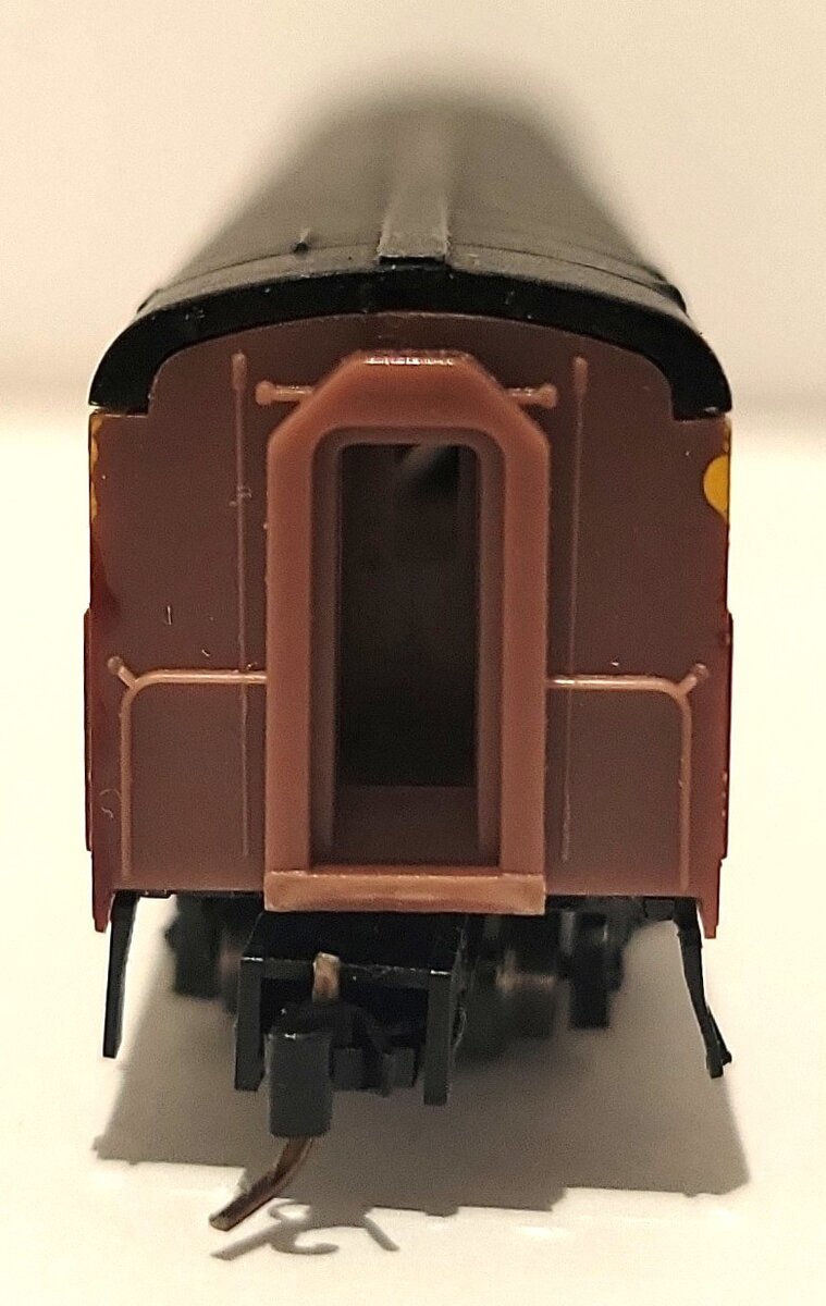 Micro-Trains 55200000 Z Scale Virginia Railway Exp. Custom Passenger Coach Car/Box