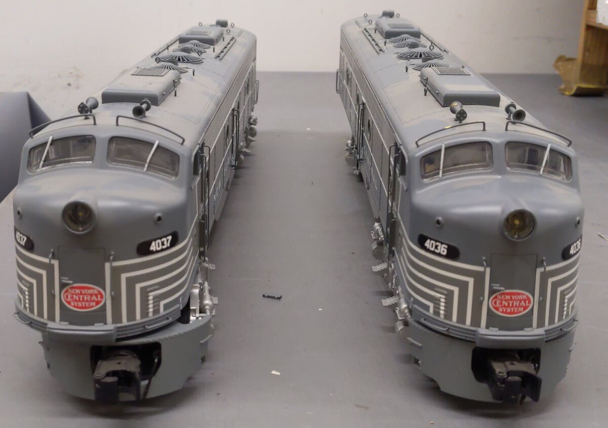 Lionel 6-84088 O LEGACY New York Central AA E8 Diesel Locomotive Set #4036/4037 EX