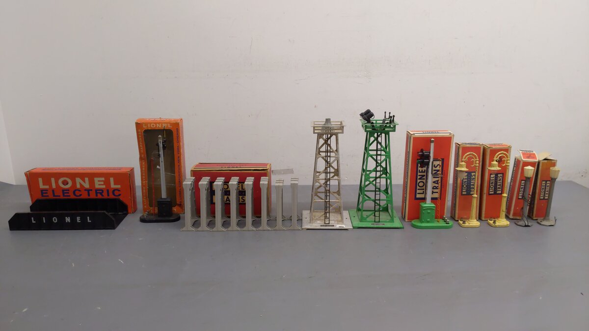 Lionel Vintage O Accessories 151, 214, 58, 58, 111, 71, 71, 153, 395, 394 [10] VG/Box