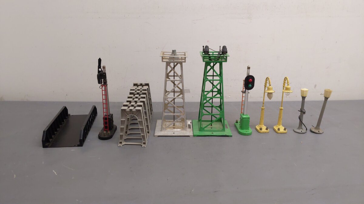 Lionel Vintage O Accessories 151, 214, 58, 58, 111, 71, 71, 153, 395, 394 [10] VG/Box