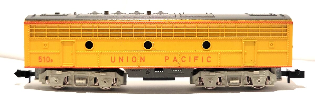 Trix N Scale Union Pacific F9 Dummy B Unit Diesel Locomotive #510B LN
