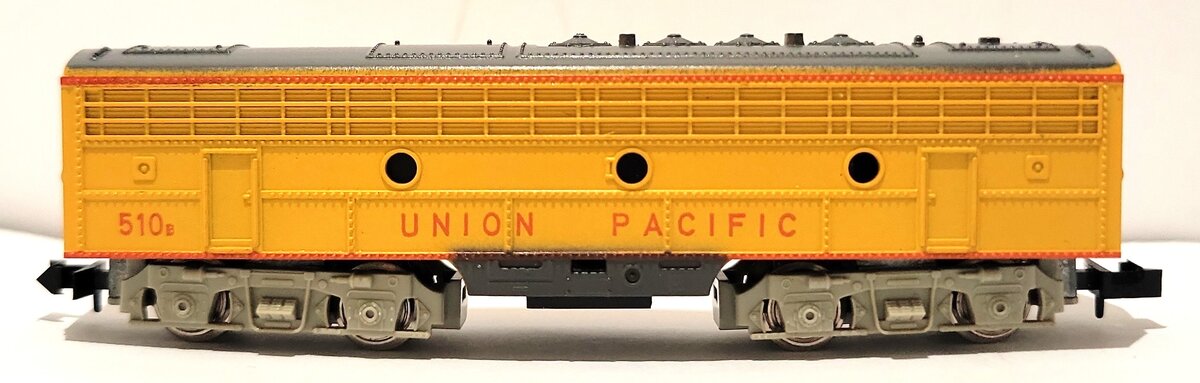 Trix N Scale Union Pacific F9 Dummy B Unit Diesel Locomotive #510B LN