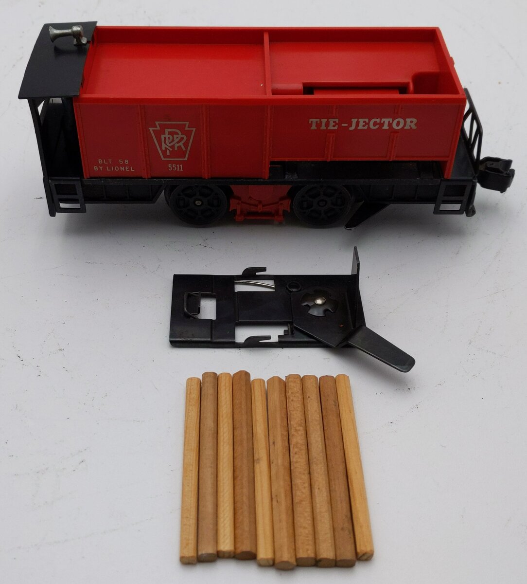 Lionel 55 Vintage O Gauge Postwar Pennsylvania Railroad Operating Tie-Jector Car VG