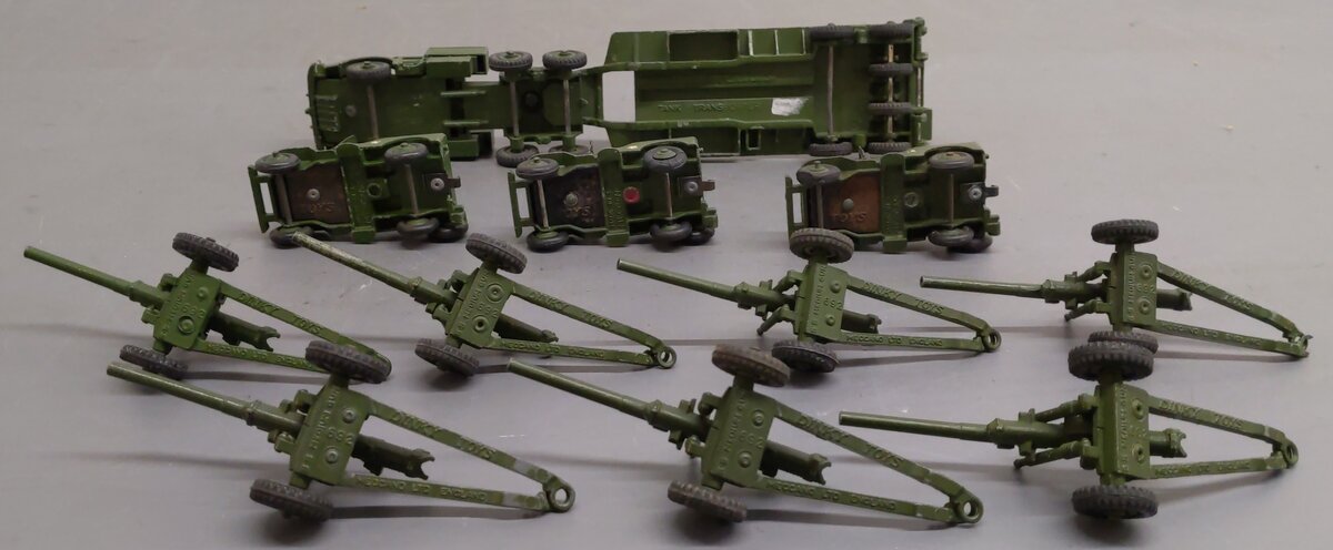 Dinky 1:48 Diecast Tank Transporter w/ Assorted Vehicles & Accessories [11] VG