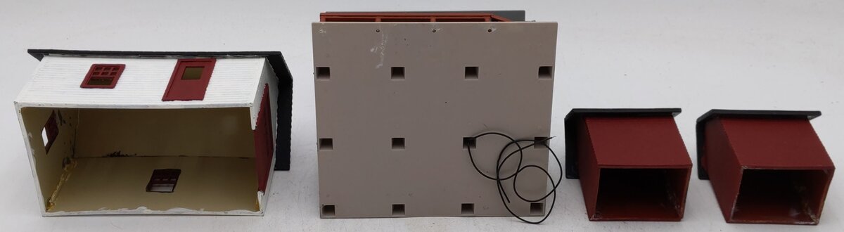 O Gauge Assorted Constructed Layout Buildings [4] VG