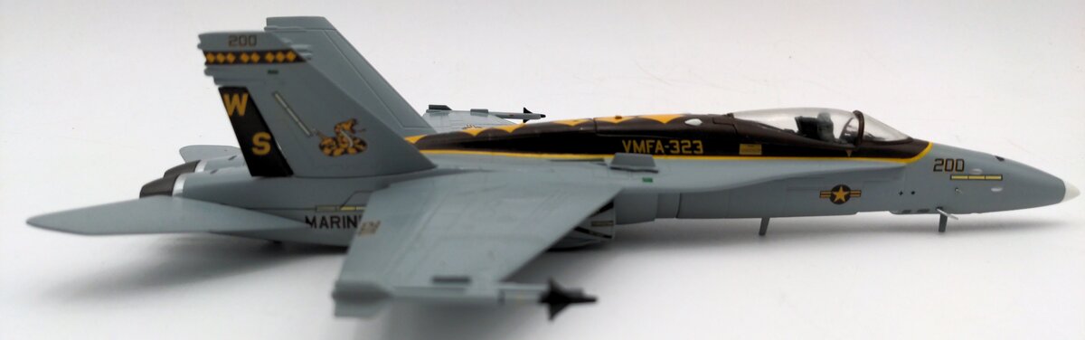 Witty Wings WTW-72-026-00A 1:72 F/A-18C Hornet VMF A-323 VG/Box